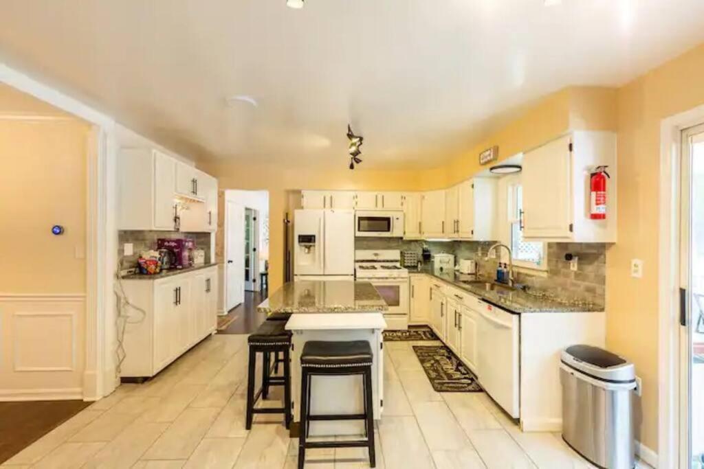 Lrge 5 Bedroom 9 Beds Near Dc-Pool, Hot Tub, Gym, Game Rm, Fire Pit Bowie Eksteriør billede