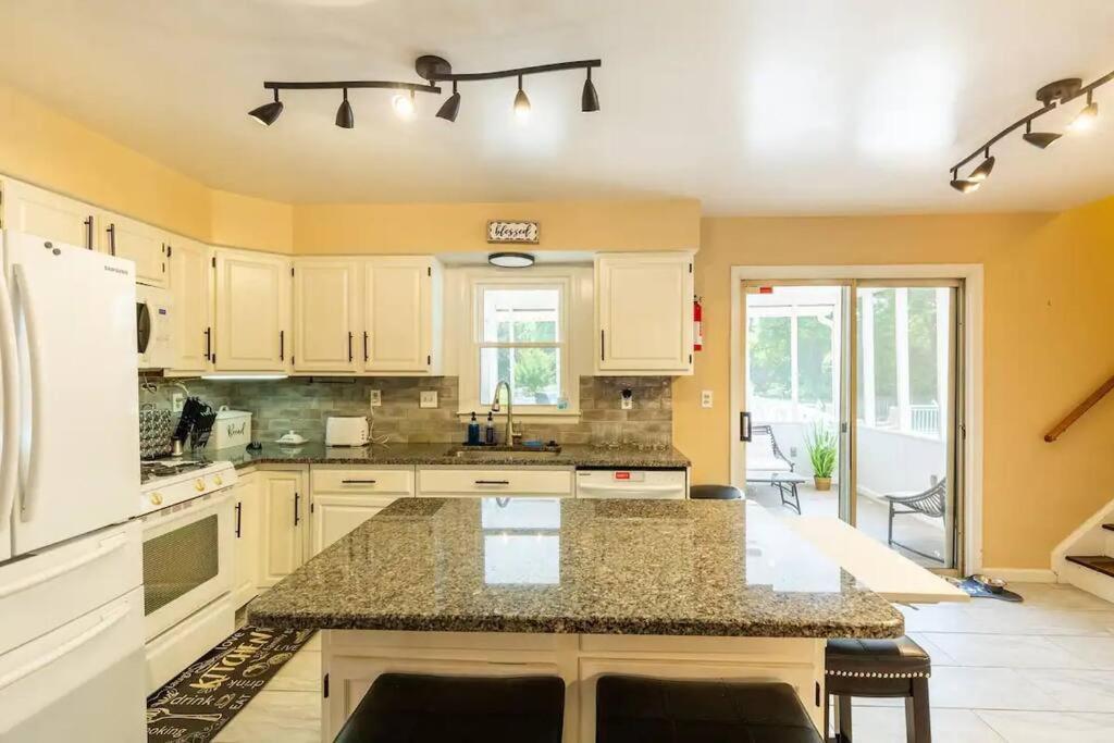 Lrge 5 Bedroom 9 Beds Near Dc-Pool, Hot Tub, Gym, Game Rm, Fire Pit Bowie Eksteriør billede